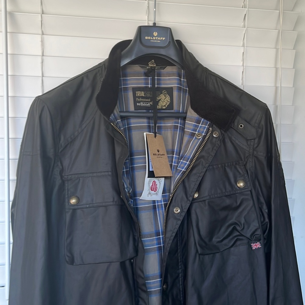 As seen on AND JUST LIKE THAT! Belstaff US46 faded olive trailmaster jacket